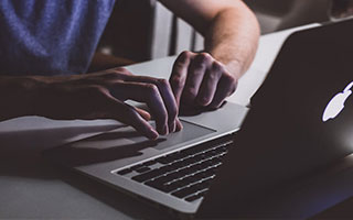 九游娱乐app下载-勇士球员在战术模拟中展现极强比赛智商，nba勇士战术